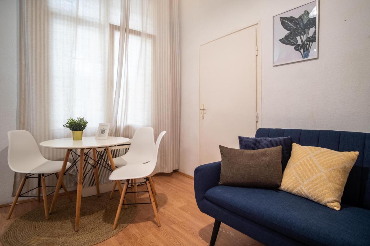 Апартаменти Very Central 1-Br Apt With Patio Будапешт Екстер'єр фото
