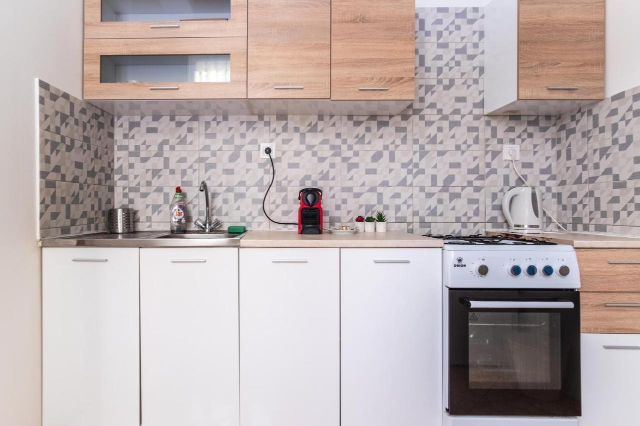 Апартаменти Very Central 1-Br Apt With Patio Будапешт Екстер'єр фото
